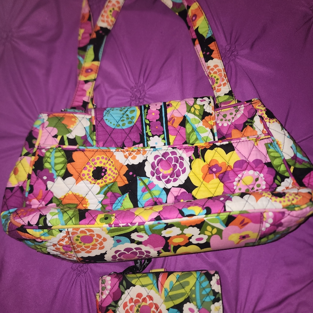 Vera Bradley **RETIRED** VaVa Bloom Shoulder Bag and Matching Wallet